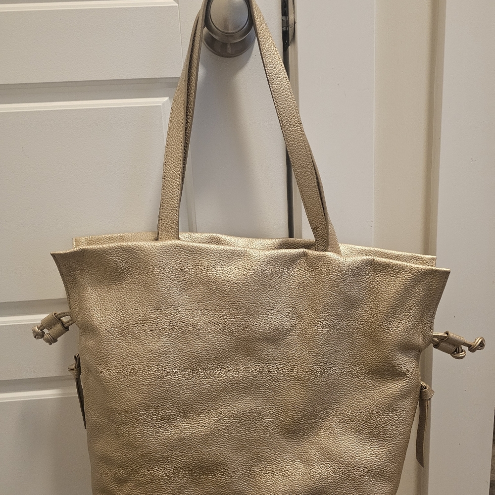 Tote Le Monde Leather Tote - Picture 8 of 8